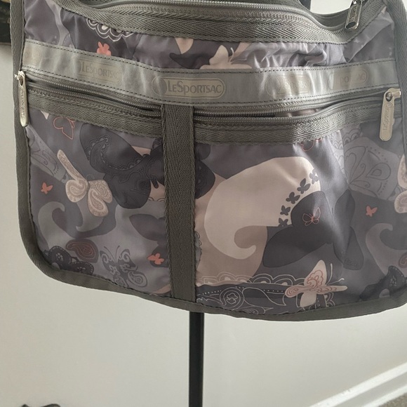 LeSportsac crossbody purse. - Picture 6 of 6